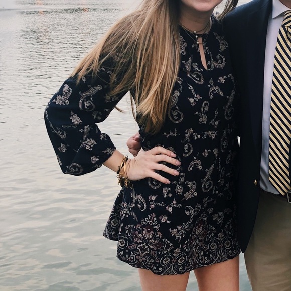 Abercrombie & Fitch Dresses & Skirts - Abercrombie and Fitch Paisley Keyhole Neck Long Sleeve Mini Dress